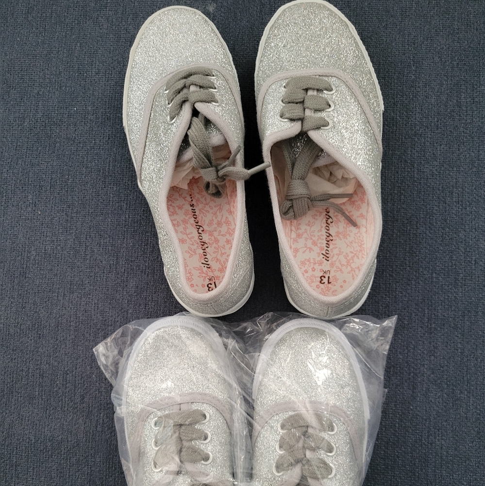 Girls shoes